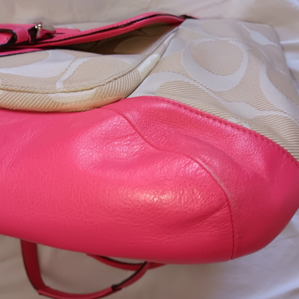 COACH SHOULDER BAG -  AZALEA PINK LEATHER W LOGO MATERIAL IN LIGHT BEIGE - Picture 4 of 11
